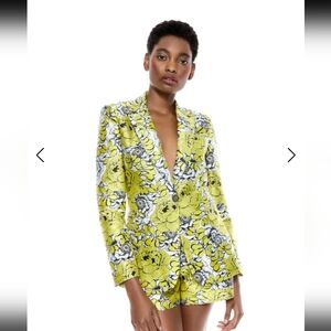 Alice & Olivia Short Set Suit